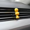 LITTLE JOE Désodorisant Voiture Vanille, Diffuseur à fixer sur l'Aérateur, Jaune