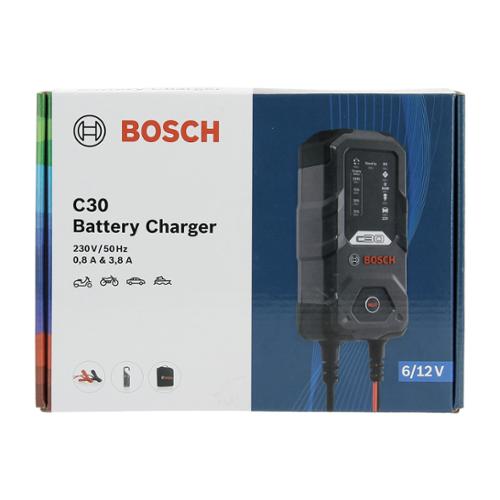Type de batteries compatibles: plomb-acide, EFB, AGM, GEL , VLRA

Voltage:6V/12V

Courant de charge : 0,8 A / 3,8A

Capacité batterie :1,2Ah-14Ah /1,2Ah   120Ah


Inclus avec le chargeur:
Cable d alimentation secteur
Cable de charge avec pinces
Crochet de suspension
Manuel d utilisation
Sacoche de transport

Point fort :
- Compact et ergonomique
-Maintien de charge
-Protection contre la surchauffe
-Fonction mémoire
-Protection contre les inversions de polarité
-IP65 étanche à l eau et aux poussières
-Protection contre les étincelles
-Fonction régénération
